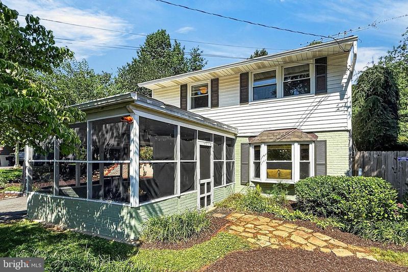 7106 Frazier Pl, Falls Church, VA 22042