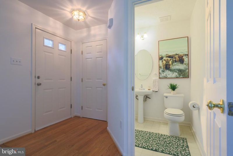 8722 Cresthill Ct, Laurel, MD 20723