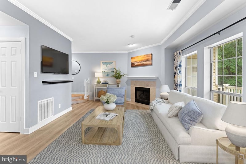 662 Gateway Dr SE #211, Leesburg, VA 20175