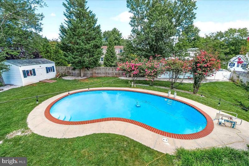 19205 Walters Ave, Poolesville, MD 20837