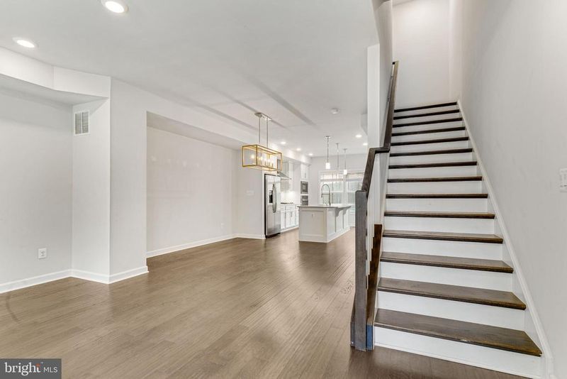5701 11th St N #2, Arlington, VA 22205