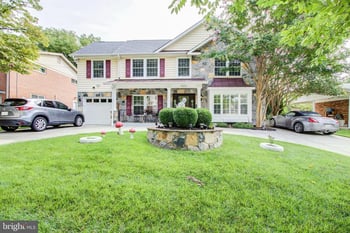 9203 Cedarcrest Dr, Bethesda, MD 20814