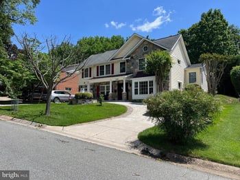 9203 Cedarcrest Dr, Bethesda, MD 20814