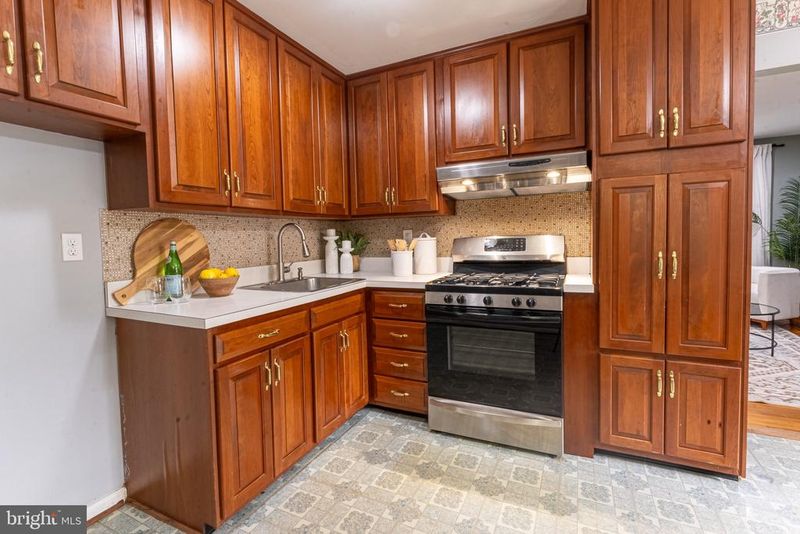 801 Johnson Ave, Silver Spring, MD 20904