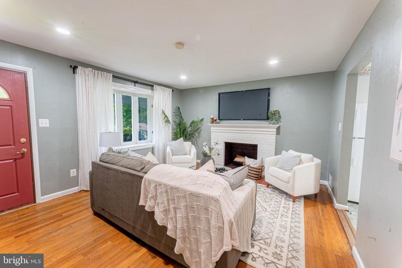 801 Johnson Ave, Silver Spring, MD 20904