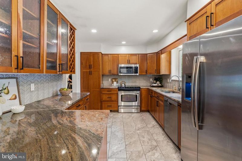 412 Southwest Dr, Silver Spring, MD 20901