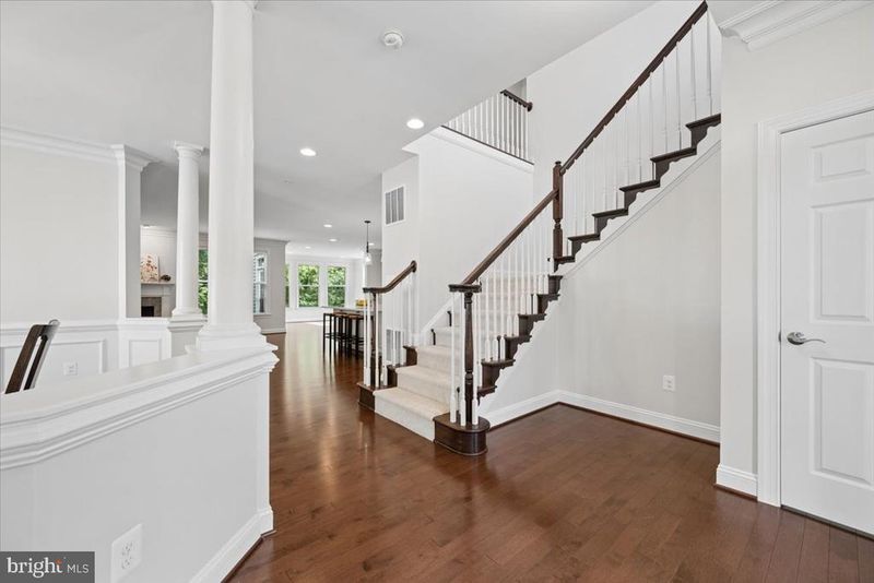 19902 Stearns Ct, Poolesville, MD 20837