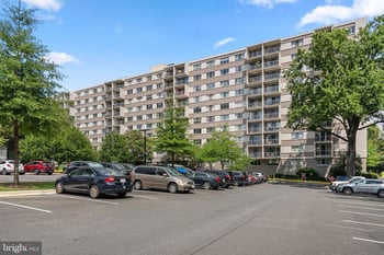 4977 Battery Ln #1-119, Bethesda, MD 20814