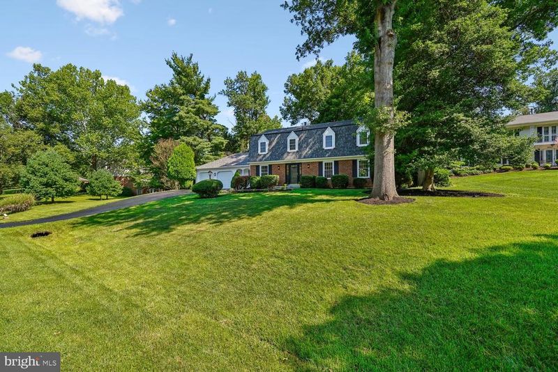 4613 Hornbeam Dr, Rockville, MD 20853