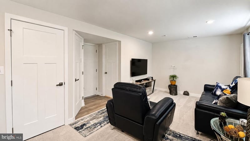 9008 Armstrong Ln, Upper Marlboro, MD 20772