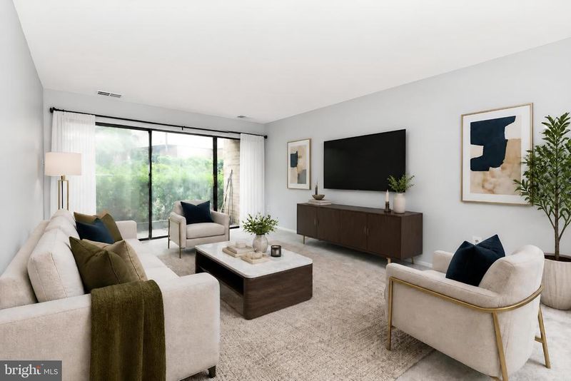 517 Florida Ave #T2, Herndon, VA 20170