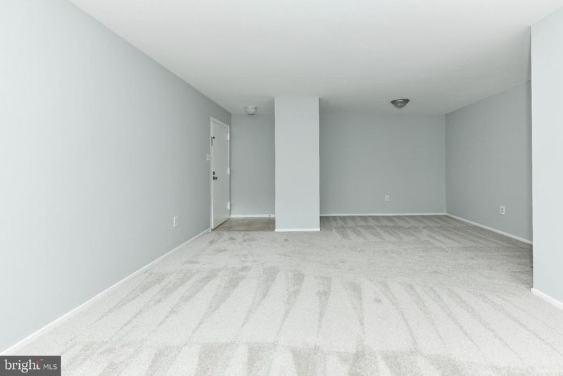 517 Florida Ave #T2, Herndon, VA 20170