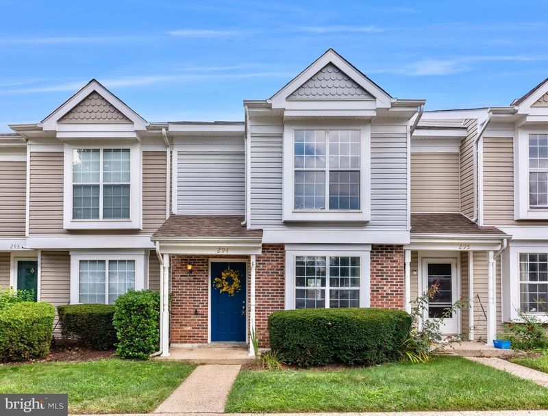 294 Sedgemoor Sq, Sterling, VA 20164