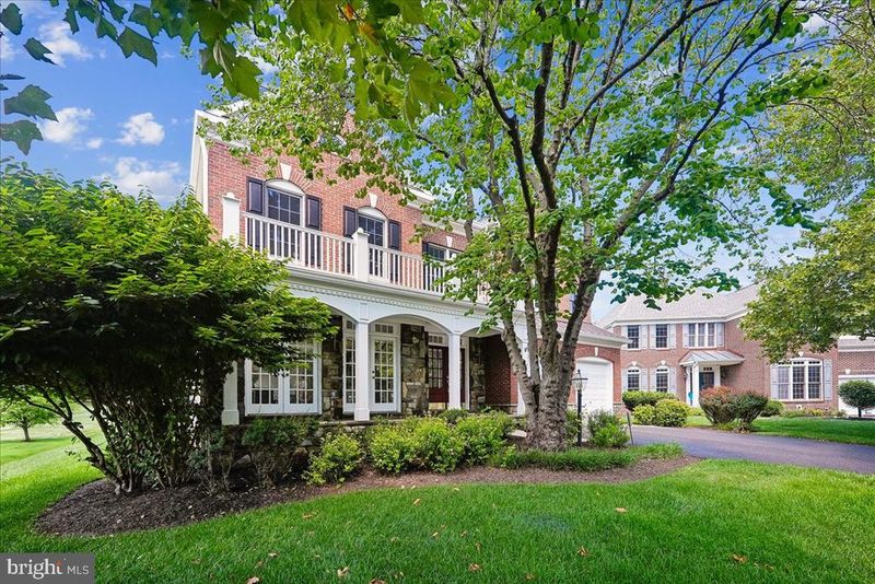 22757 Portico Pl, Brambleton, VA 20148