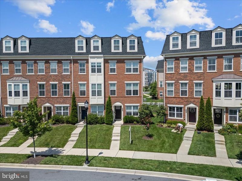 615 7th St E, Frederick, MD 21701