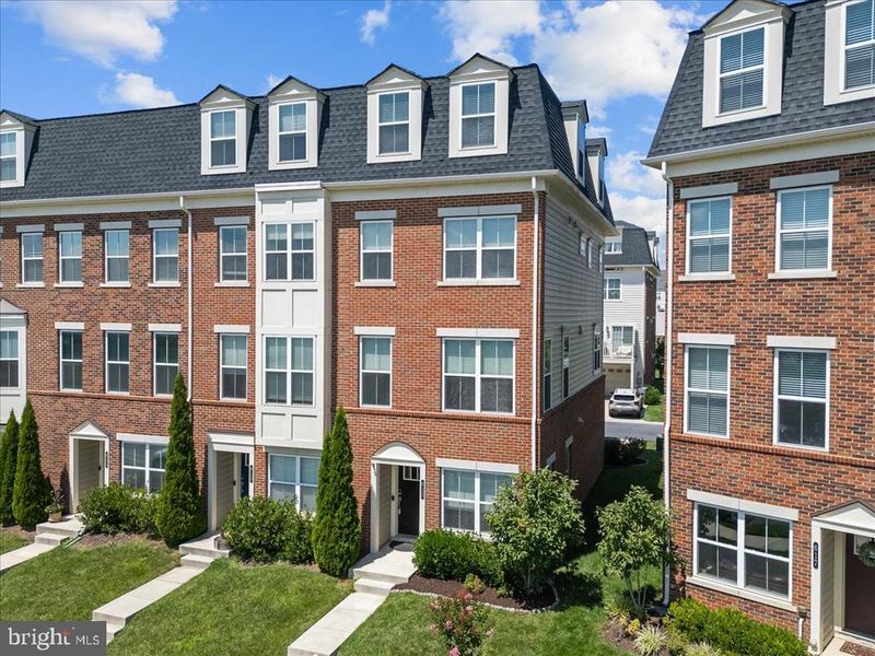 615 7th St E, Frederick, MD 21701