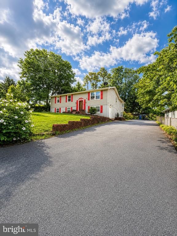 408 E F St E, Brunswick, MD 21716