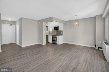 5500 Friendship Blvd #1121N, Chevy Chase, MD 20815