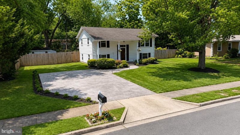 8014 Kidd St, Alexandria, VA 22309