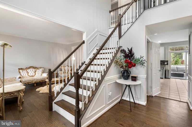20915 Chippoaks Forest Cir, Sterling, VA 20165