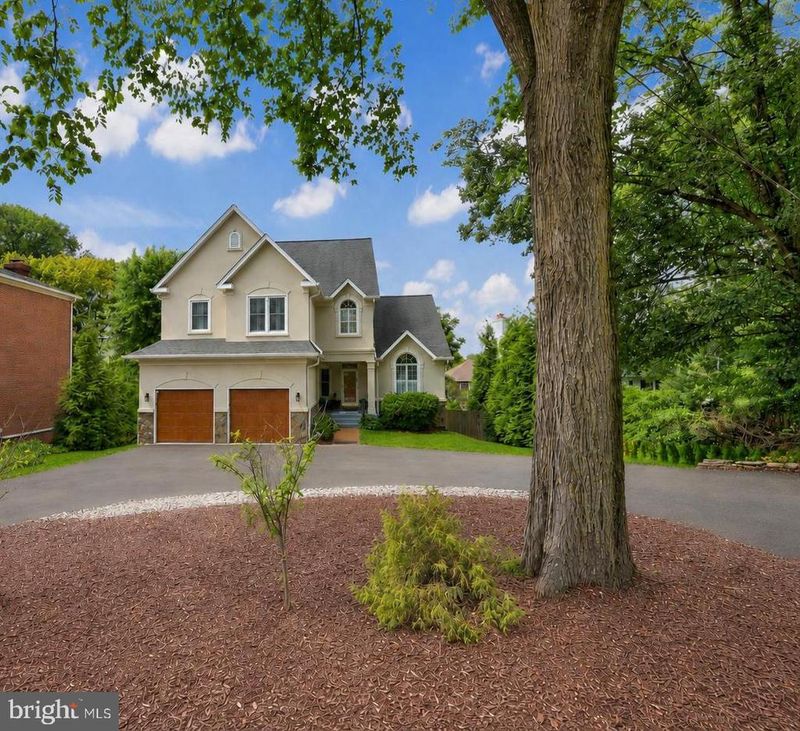 6732 Churchill Rd, Mclean, VA 22101
