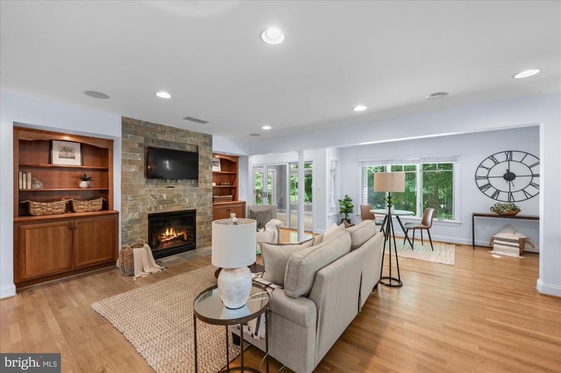 9328 Garden Ct, Potomac, MD 20854