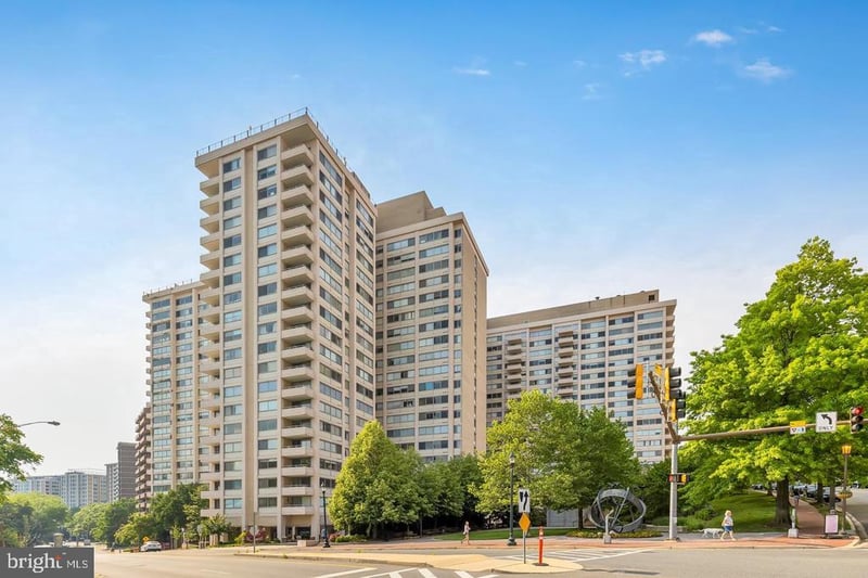 4515 Willard Ave #2007S, Chevy Chase, MD 20815