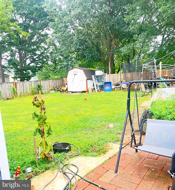 251 Kent Dr, Manassas Park, VA 20111