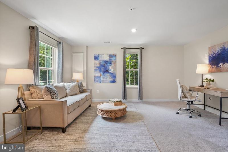 8015 Spring Arbor Dr, Laurel, MD 20707