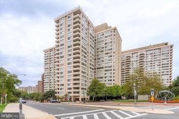 5500 Friendship Blvd #1121N, Chevy Chase, MD 20815