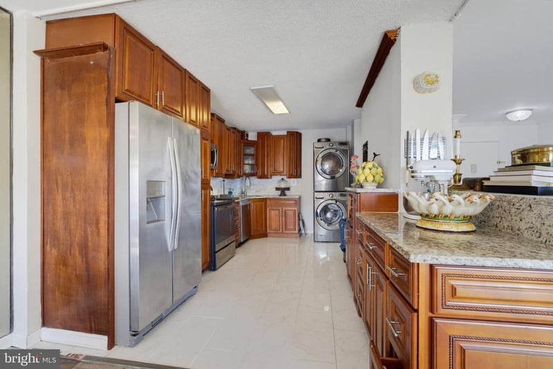 203 Yoakum Pw #910, Alexandria, VA 22304