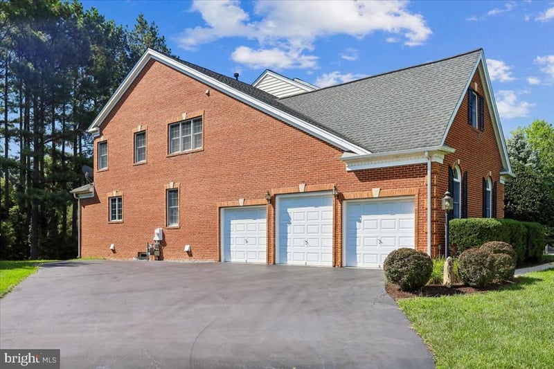 15051 Medinah Ct, Haymarket, VA 20169