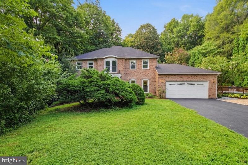 6001 River Forest Dr, Manassas, VA 20112