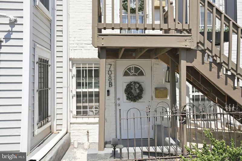 708 I St SE #B, Washington, DC 20003