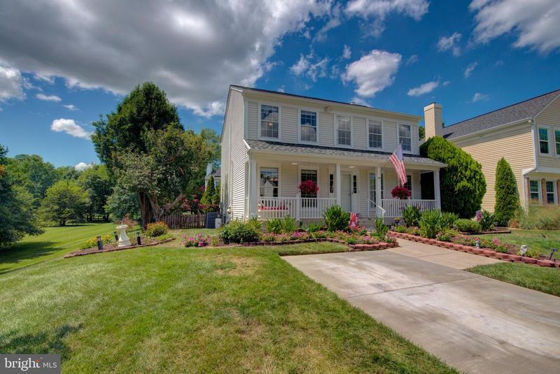 74 Mcpherson Cir, Sterling, VA 20165