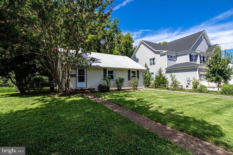 1922 Anderson Rd, Falls Church, VA 22043