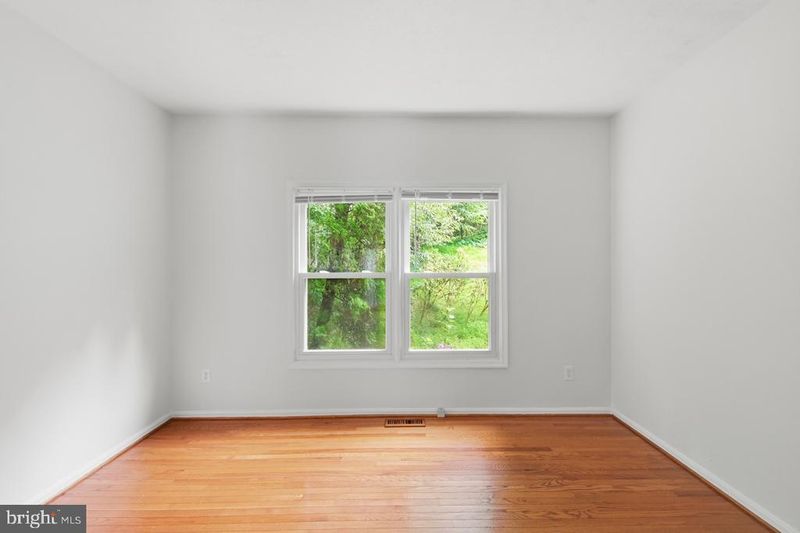 6001 River Forest Dr, Manassas, VA 20112