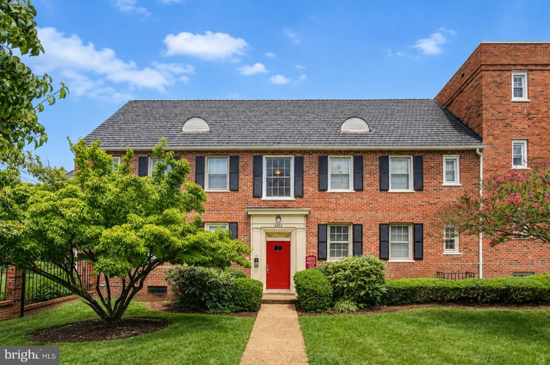 3927 Pennsylvania Ave SE #101, Washington, DC 20020