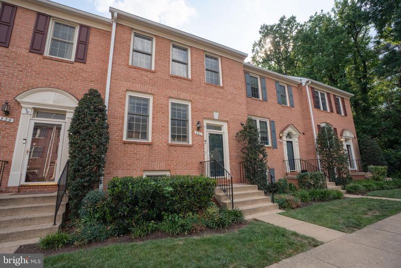 341 S Pickett St, Alexandria, VA 22304
