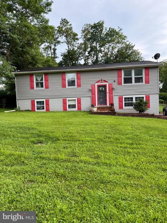 408 E F St E, Brunswick, MD 21716