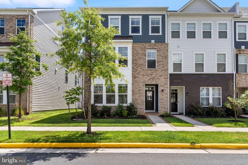 17713 Longspur Cove Ln, Dumfries, VA 22026