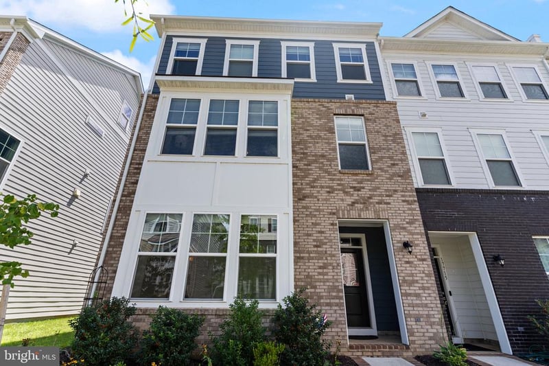 17713 Longspur Cove Ln, Dumfries, VA 22026