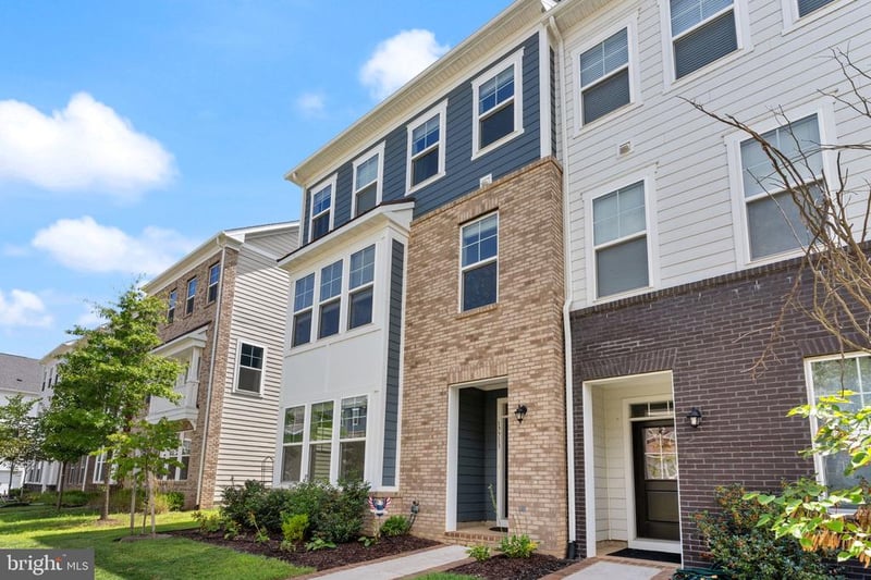 17713 Longspur Cove Ln, Dumfries, VA 22026