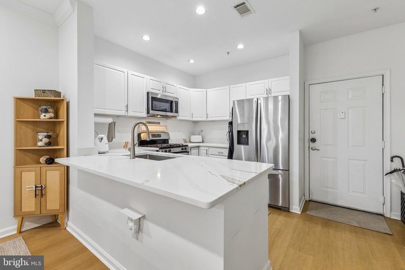 11373 Aristotle Dr #9-109, Fairfax, VA 22030