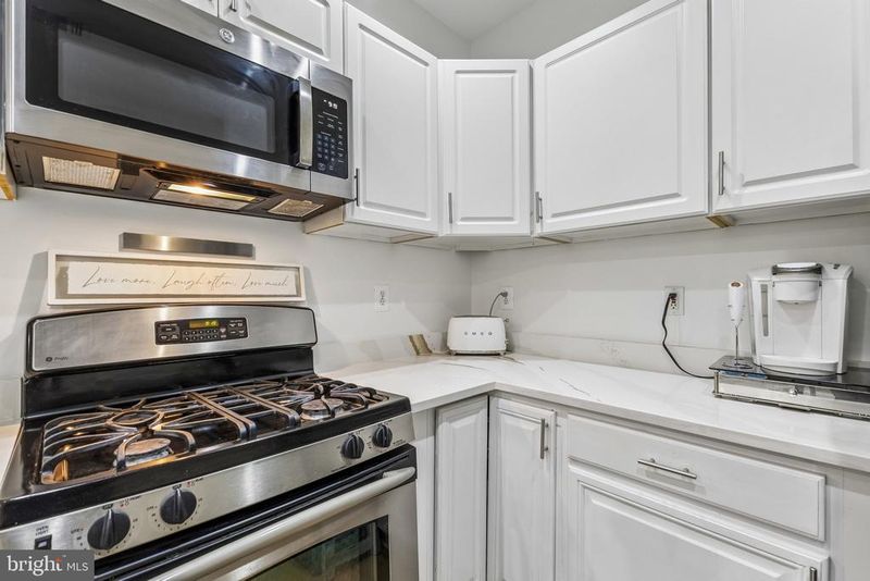 11373 Aristotle Dr #9-109, Fairfax, VA 22030