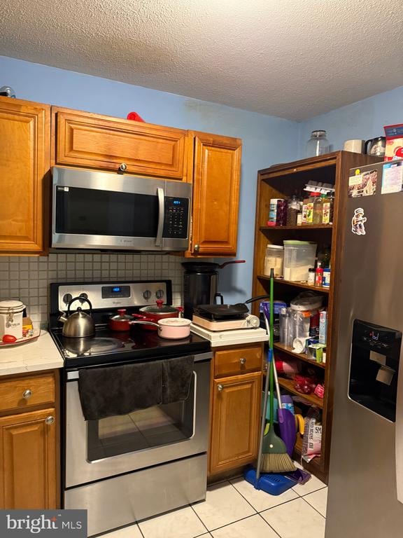 605 Center St #T4, Herndon, VA 20170