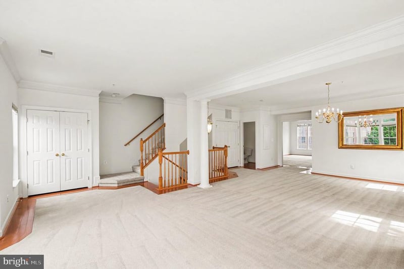 5625 Harrington Falls Ln, Alexandria, VA 22312