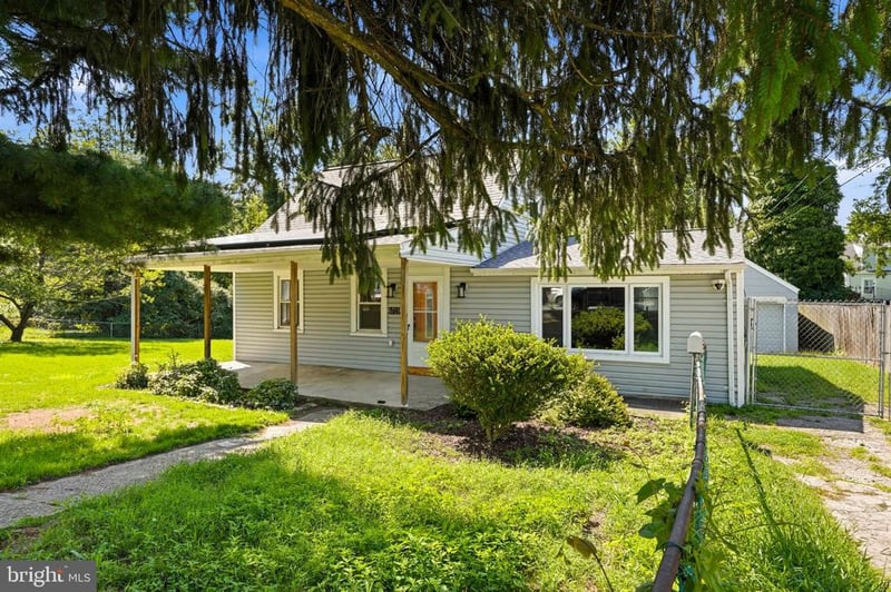 6713 Boxwood Dr, Morningside, MD 20746