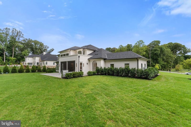 792 Falls Farm Ct, Great Falls, VA 22066