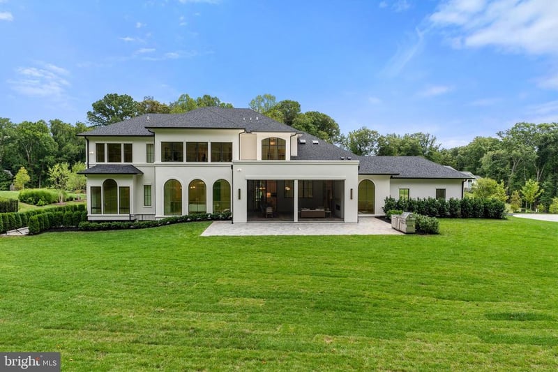 792 Falls Farm Ct, Great Falls, VA 22066